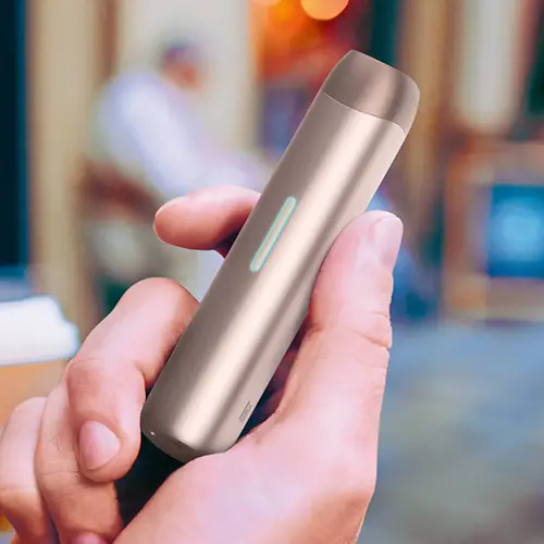 iqos lil solid ez in mano